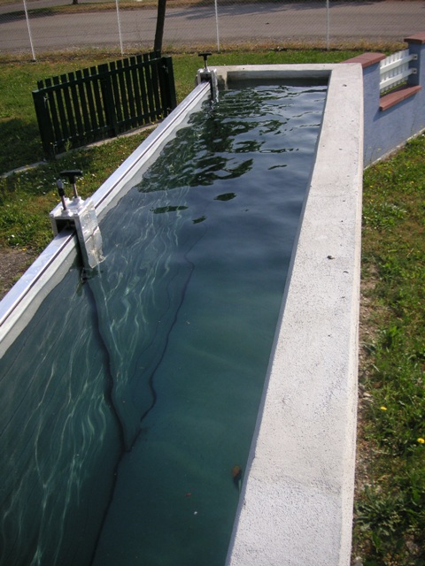 Factory-tested flood barrier for maximum water resistance